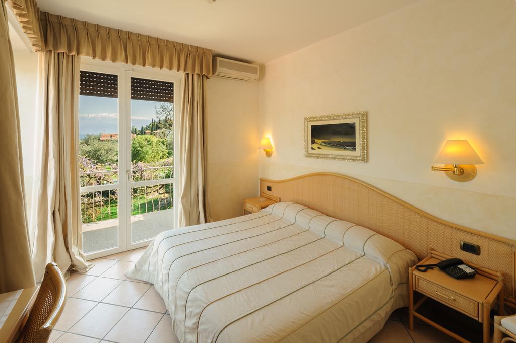 Hotel Garden Zorzi San Felice del Benaco Δωμάτιο φωτογραφία