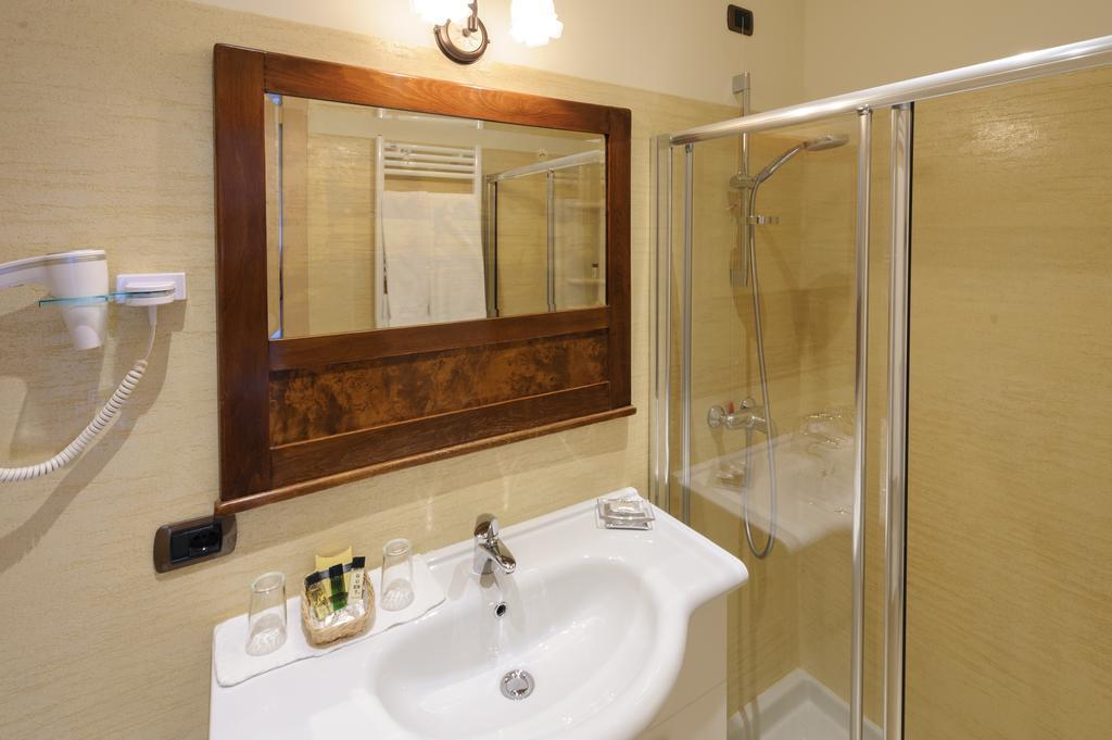 Hotel Garden Zorzi San Felice del Benaco Δωμάτιο φωτογραφία